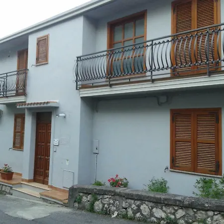 فندق مبيت وإفطار Il Nido Dell'aquila San Donato di Ninea